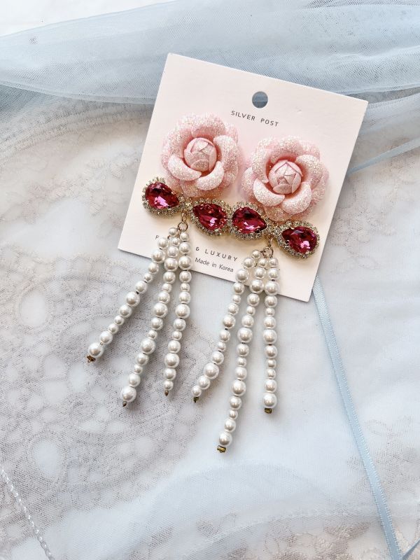 立體玫瑰蝴蝶結亮鑽垂墜珍珠大耳環 