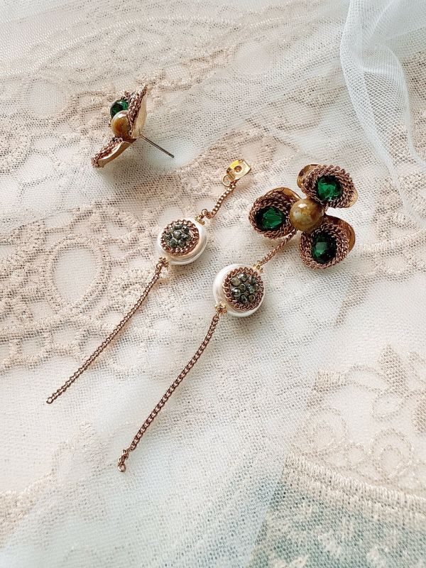 雍容華麗感花朵垂墜手工設計耳環 