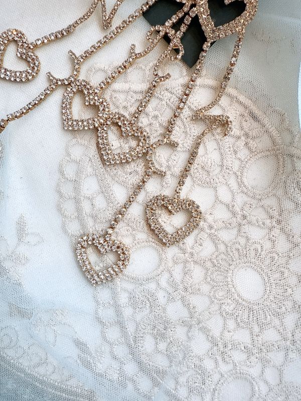 愛心垂墜長版華麗耳環 