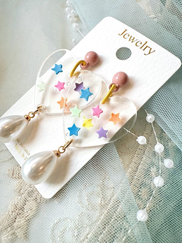 壓克力愛心垂墜耳環 