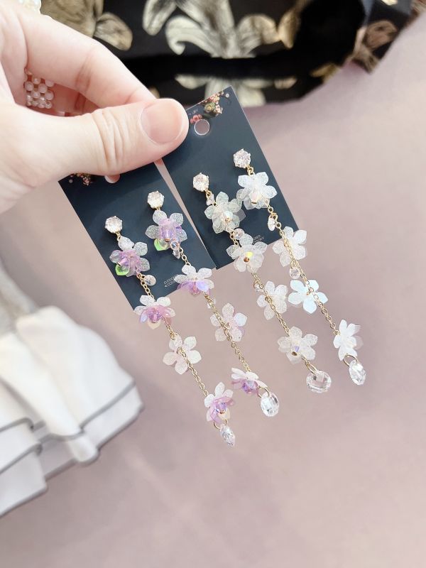 鋯石立體亮片水晶垂墜鋼針耳環 