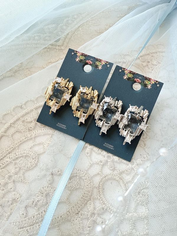 鋯石線條金屬感個性耳環 