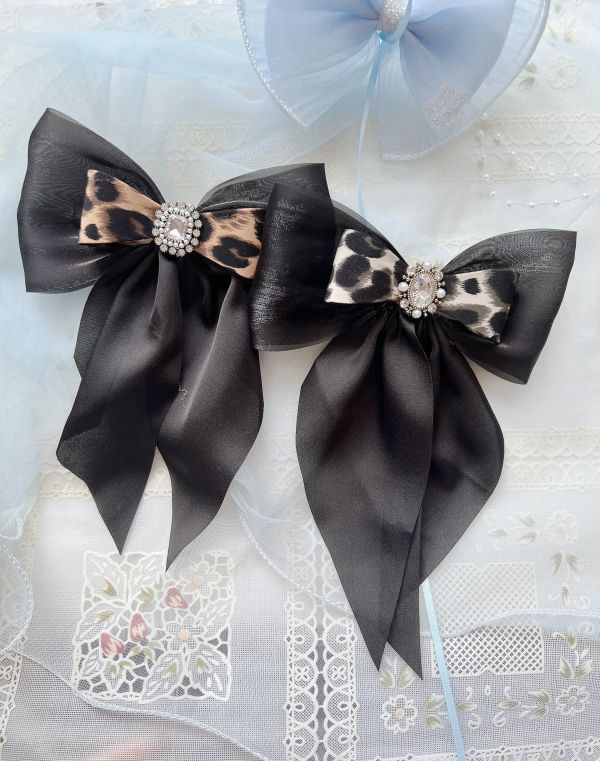 豹紋硬板立體蝴蝶結水鑽雕花彈跳夾 