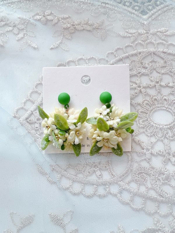 森林系絨毛樹酯小花垂墜鋼針耳環 