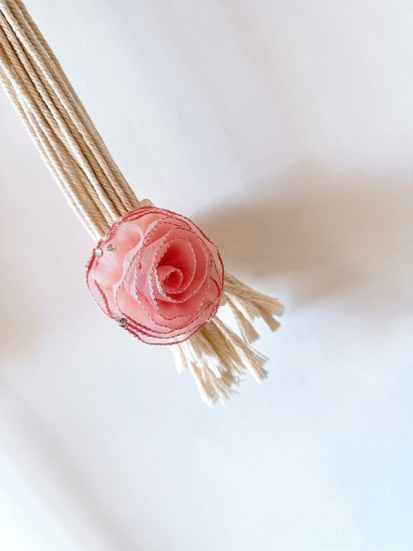 露水粉玫瑰雪紡樹酯抓夾 