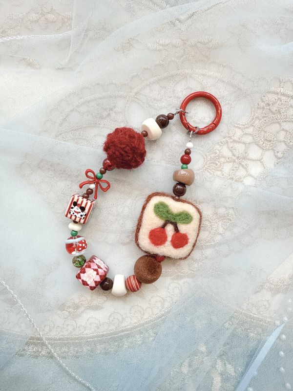 韓國手工羊毛氈/娃娃串出吊墜 