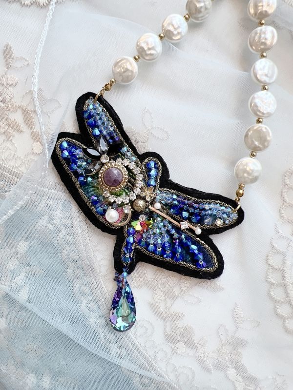 獨家設計寶藍蜻蜓刺繡項鍊 