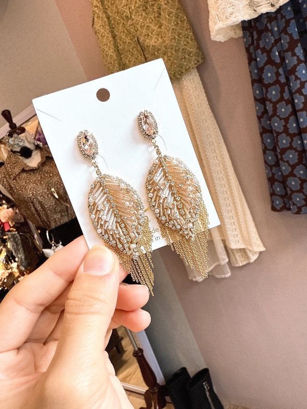 金碧奪目流蘇葉子造型銀針耳環 