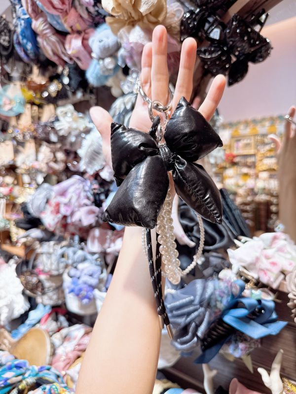 胖嘟嘟蝴蝶結個性金屬系串珠吊墜/手機掛飾 