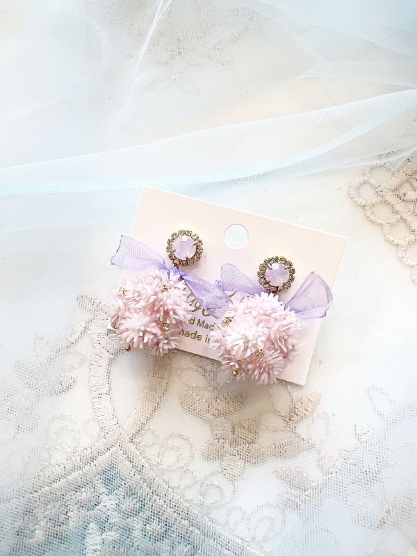 蛋白石花球小巧可愛銀針耳環 