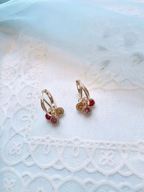 圈狀耳釦式鋯石小垂墜耳環 