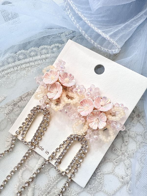 日系串珠花浪漫垂墜耳環 