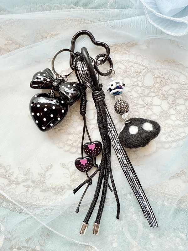 黑色個性羊毛氈蘑菇多層次日系吊飾/掛墜 