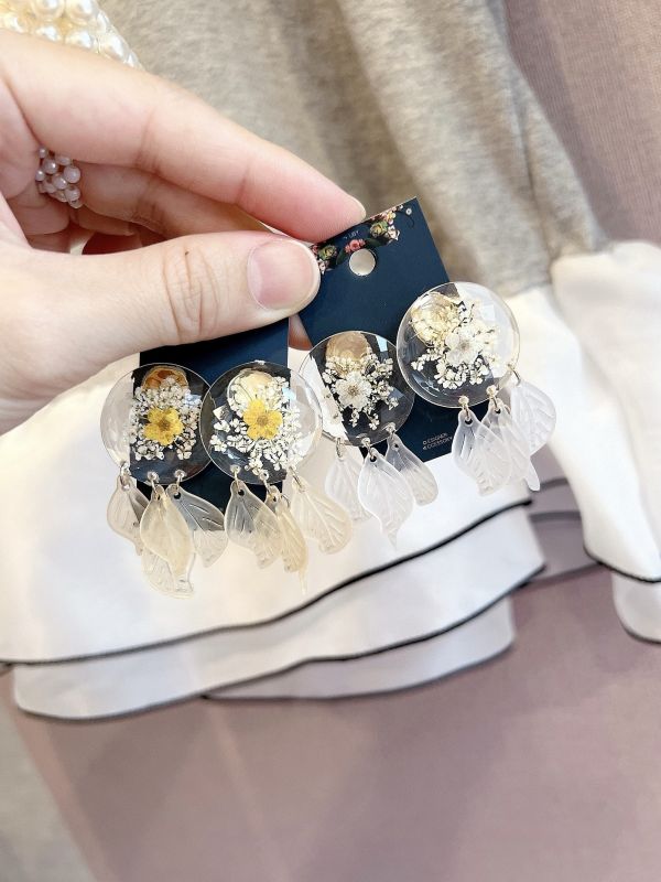 壓克力壓花垂墜樹酯葉片氣質鋼針耳環 