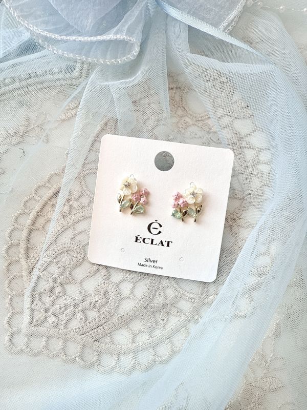 精緻小巧花朵耳環 