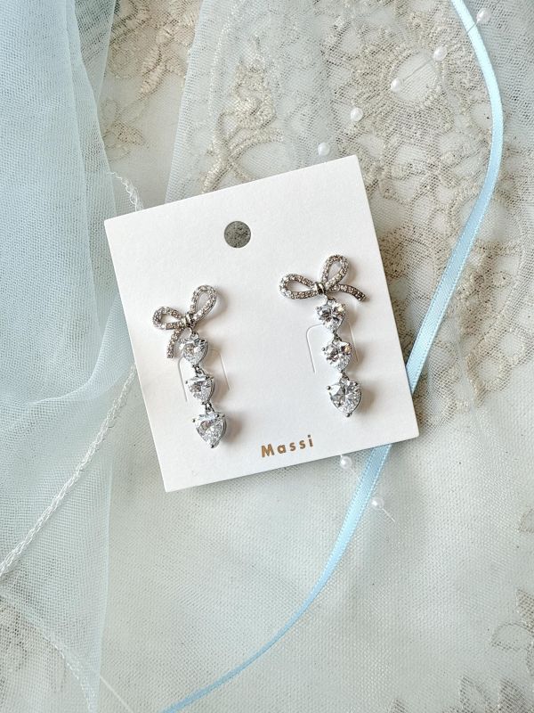 蝴蝶結鋯石愛心垂墜耳環 