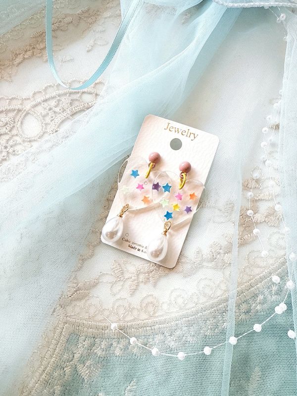 壓克力愛心垂墜耳環 