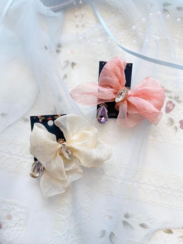 不對稱雪紡蝴蝶結AB水滴鑽銀針耳環 