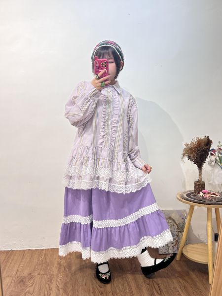 B02馬卡龍色蕾絲下擺裙 