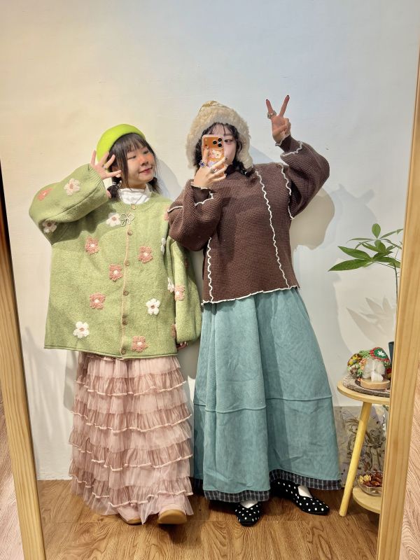 A19好多花花毛衣 