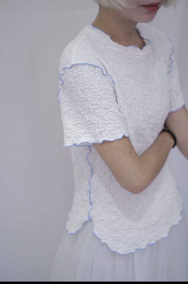 滾邊皺皺打底衣 