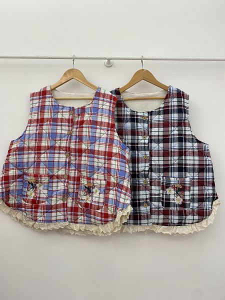 兩色 | 厚棉保暖刺繡背心 