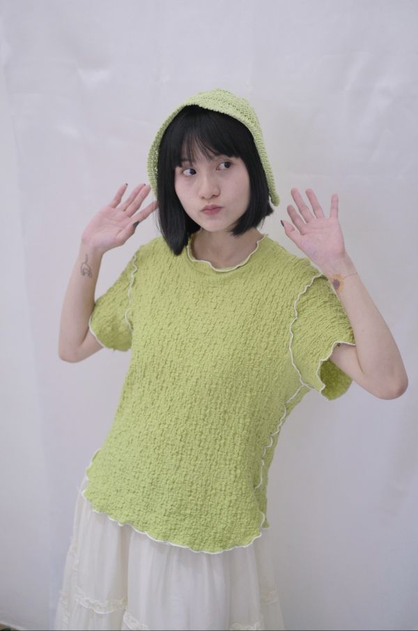 滾邊皺皺打底衣 