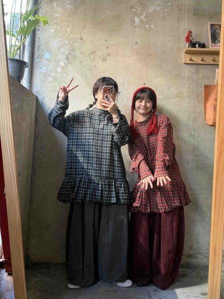 慢步調格紋上衣 