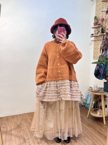 A20雪花紛飛荷葉毛衣 