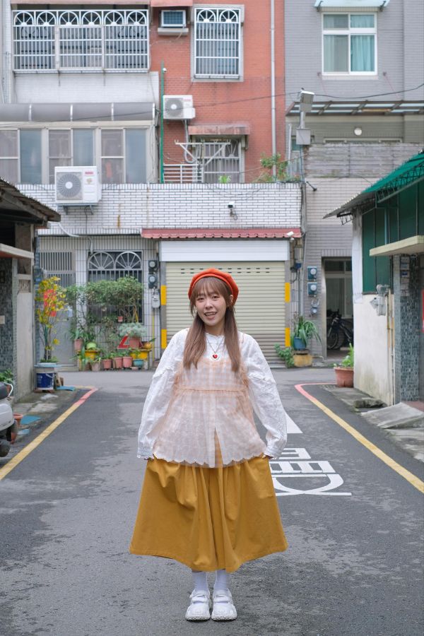 陽光普照荷葉棉麻上衣 