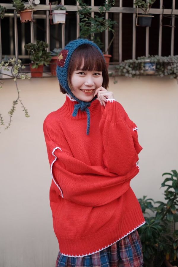 高領滾邊毛衣 