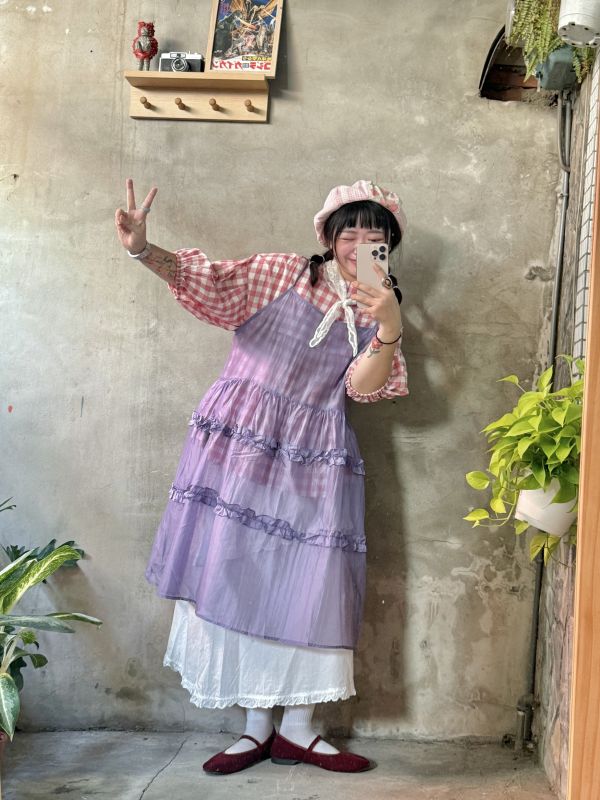 七彩夢幻荷葉擺背心 