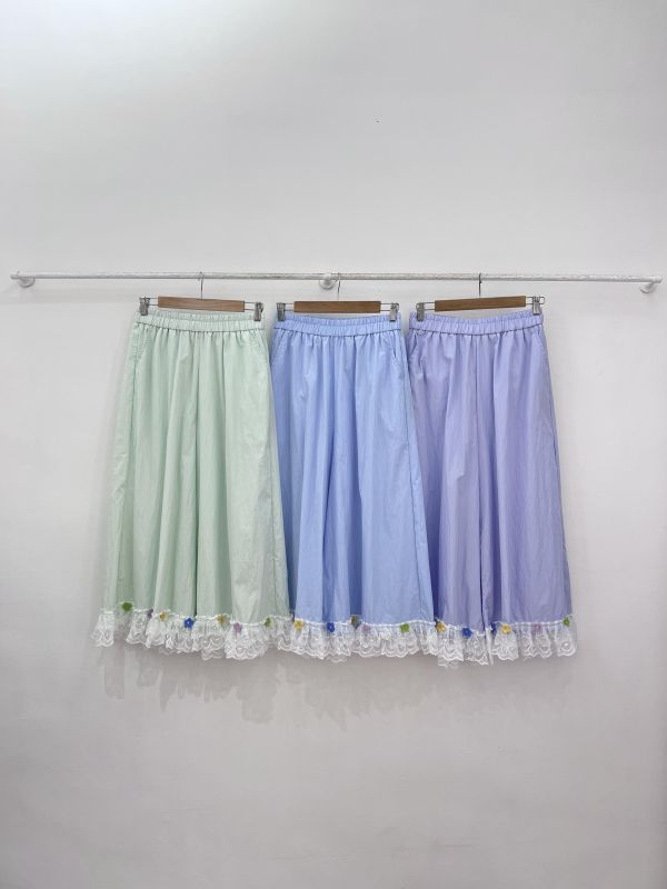 A05 蕾絲花亮亮褲 