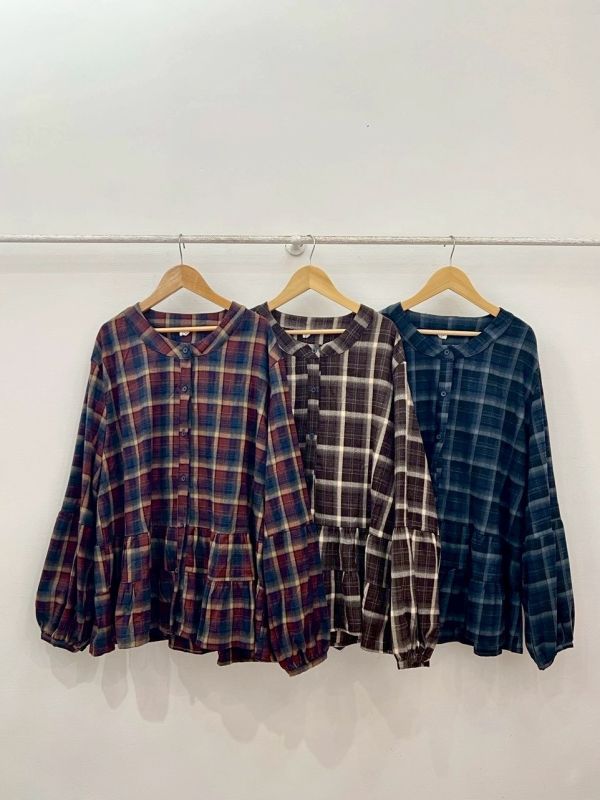 文青格紋五分上衣 