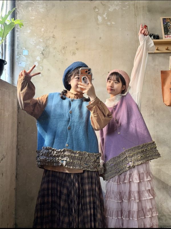 A18溫柔荷葉背心 