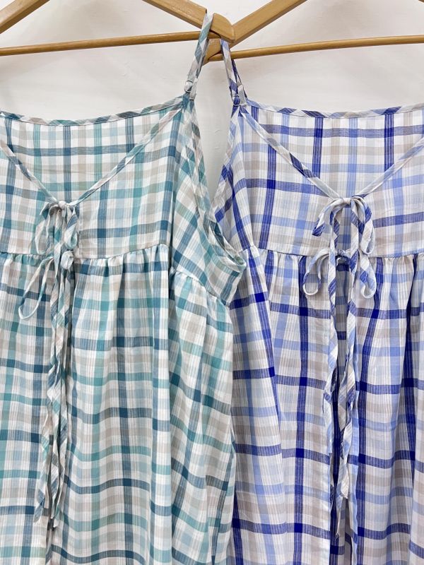 A08 元氣少女格紋背心 