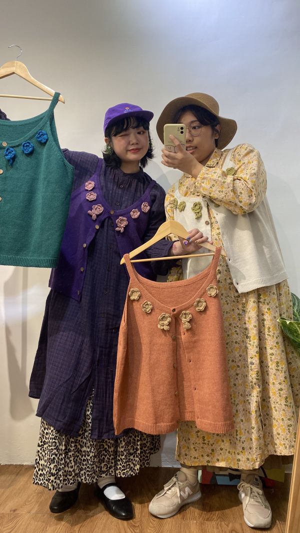 立體花花背心 