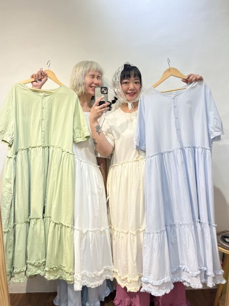 雲朵野餐洋裝 