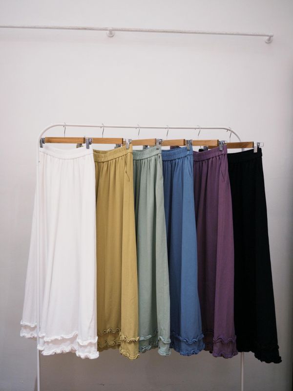 B06 肉肉藏好荷葉褲 