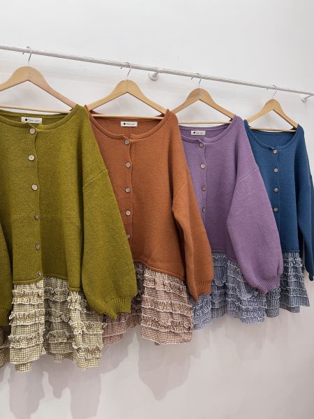 A20雪花紛飛荷葉毛衣 