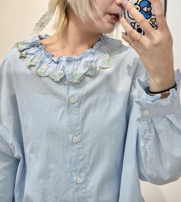 鬱金香滾邊上衣 