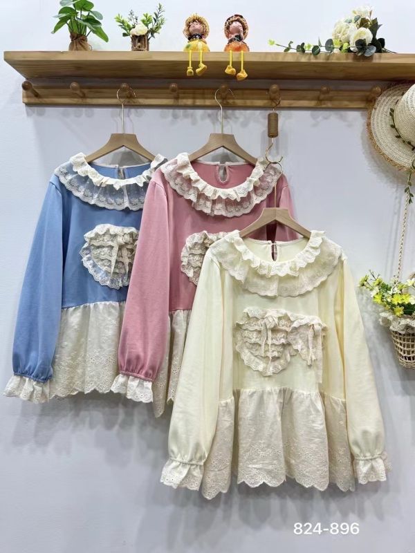 夢幻蕾絲拼接上衣 