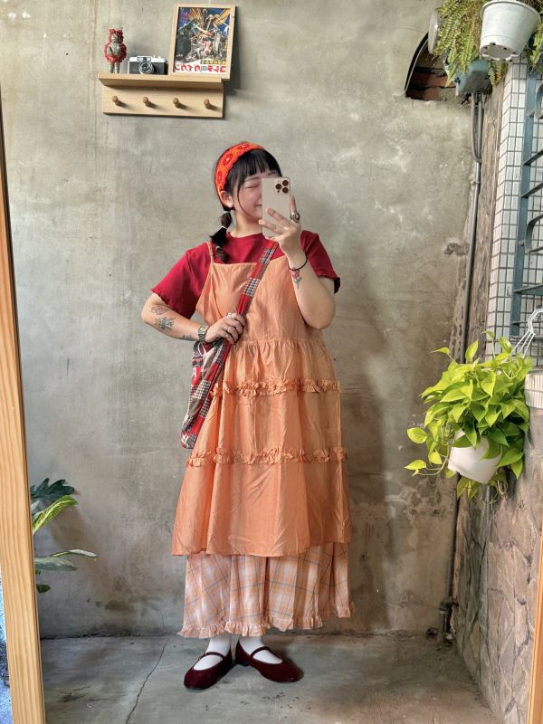 七彩夢幻荷葉擺背心 