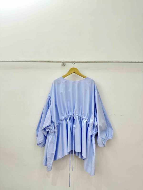 設計款縮腰上衣 