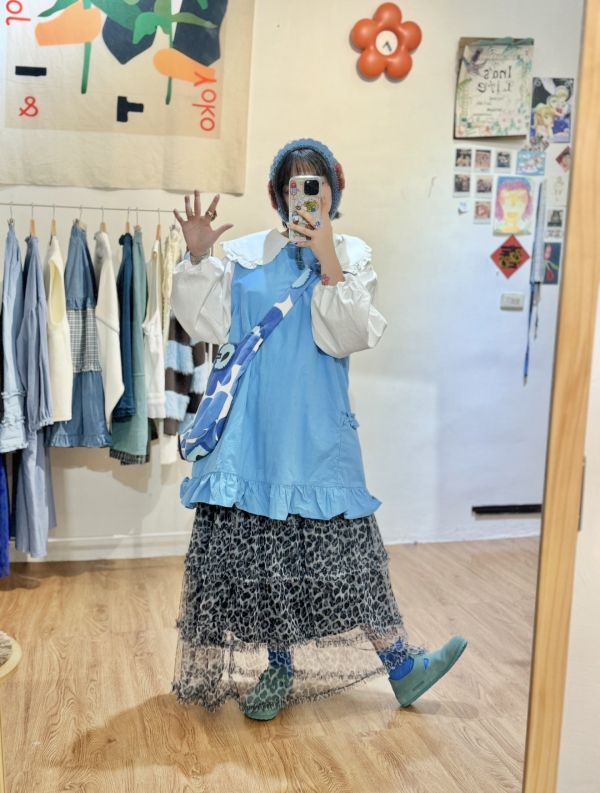 日系娃娃領素色上衣 