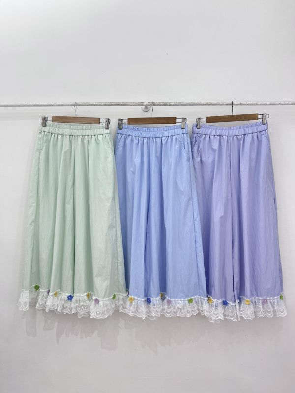 A05 蕾絲花亮亮褲 