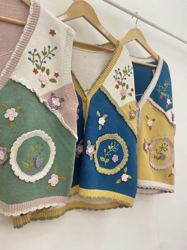 三色 | 刺繡愛心花針織背心 