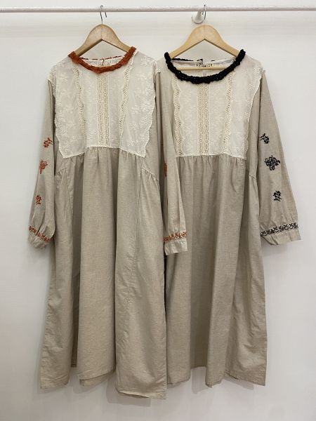 兩色｜ 蕾絲拼接刺繡洋裝 