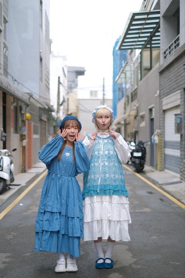 B02 附綁帶蛋糕洋裝 