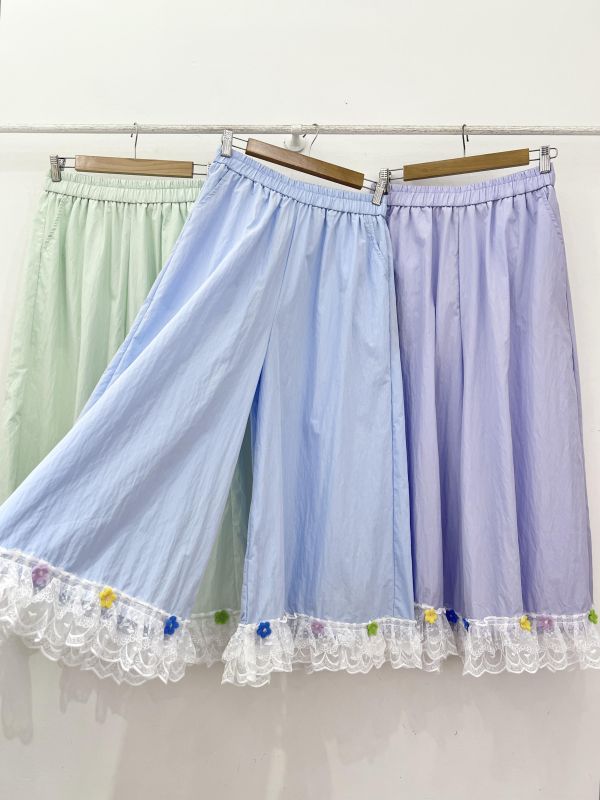 A05 蕾絲花亮亮褲 